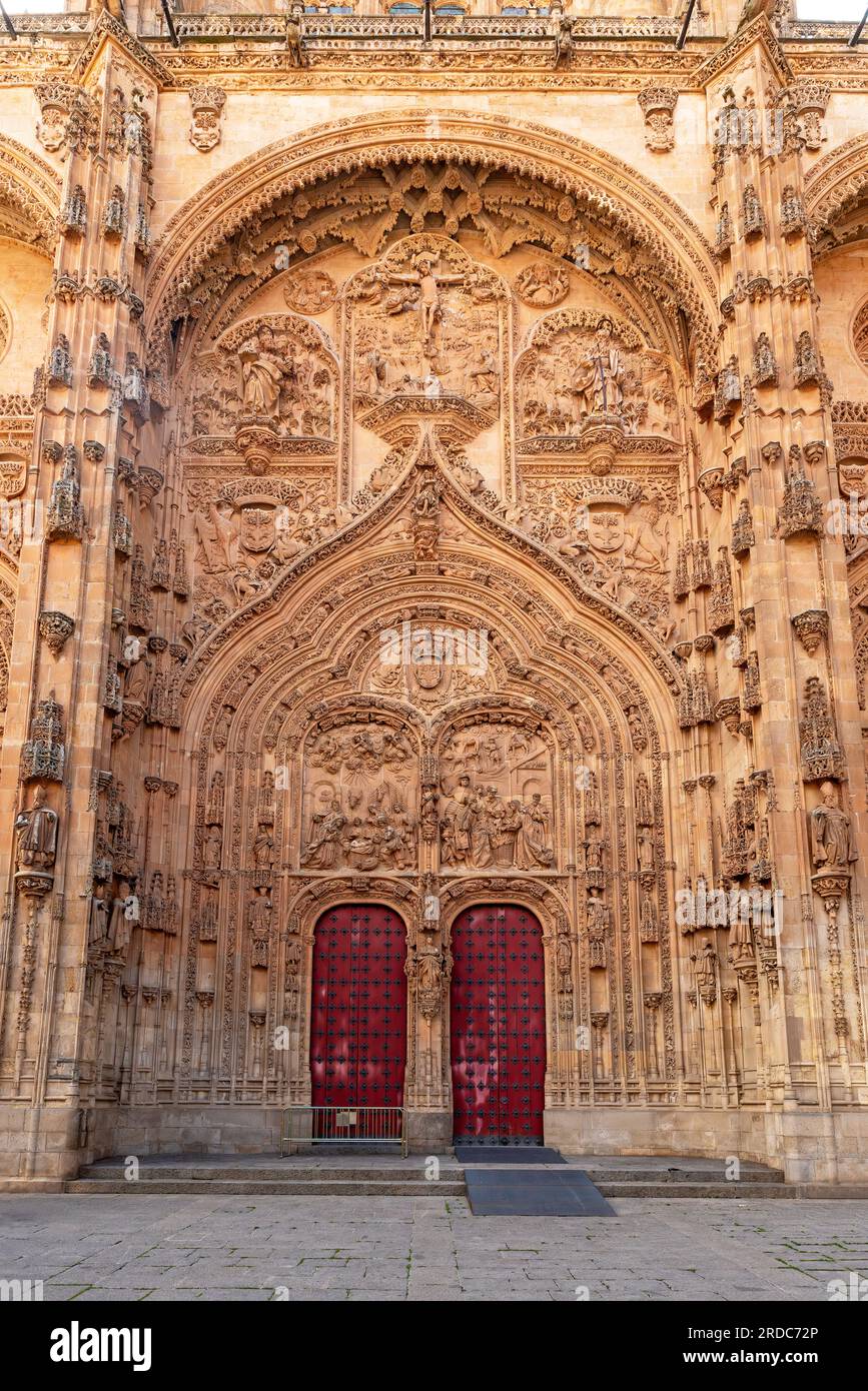 Plateresque style facade of the University of Salamanca. The University of Salamanca. Founded in 1134, it was the first university to receive the titl Stock Photo