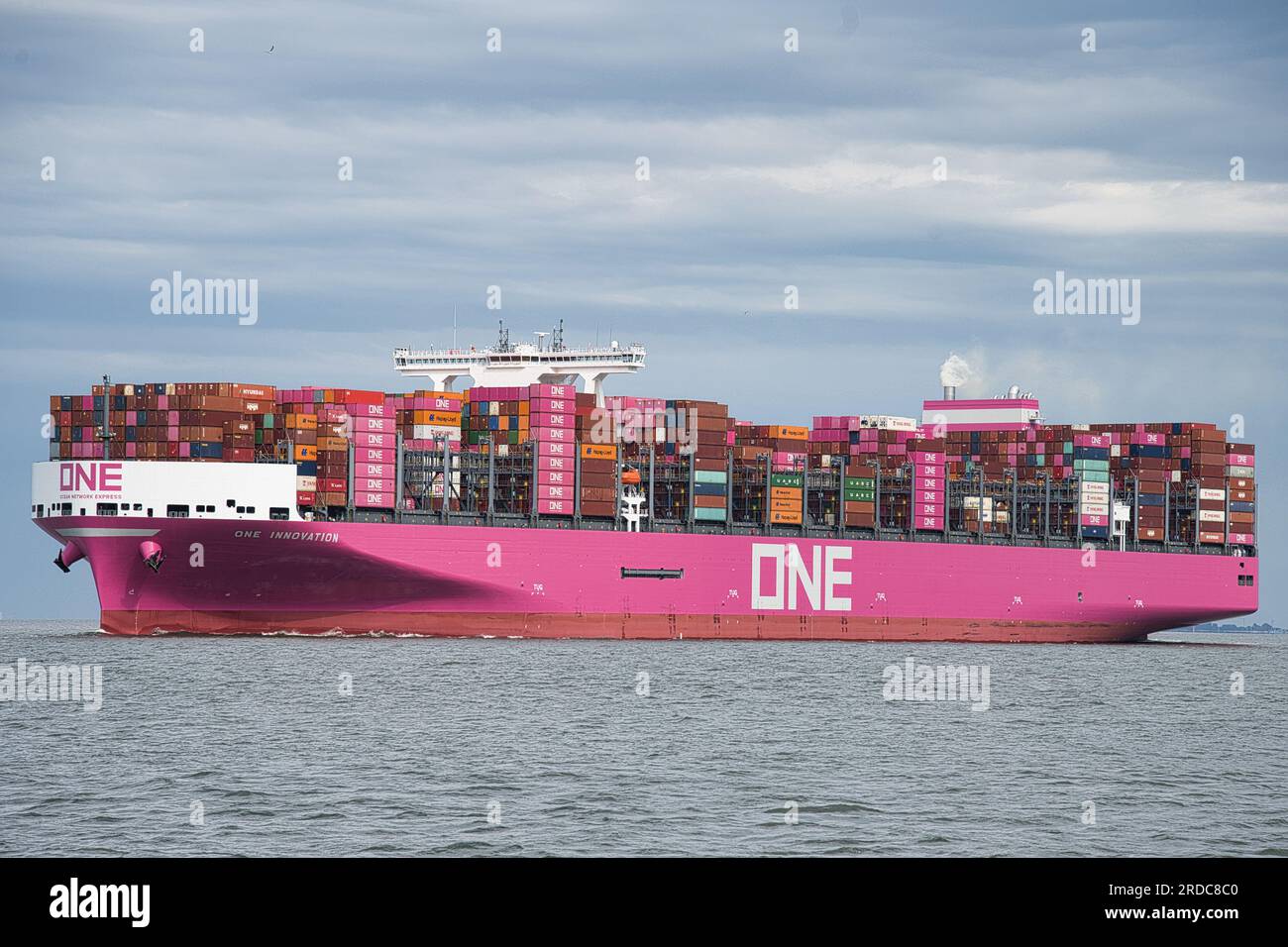 Pink One Container Ship Nordsee, North sea, Cuxhaven, Niedersachsen, lower saxony, Container ...