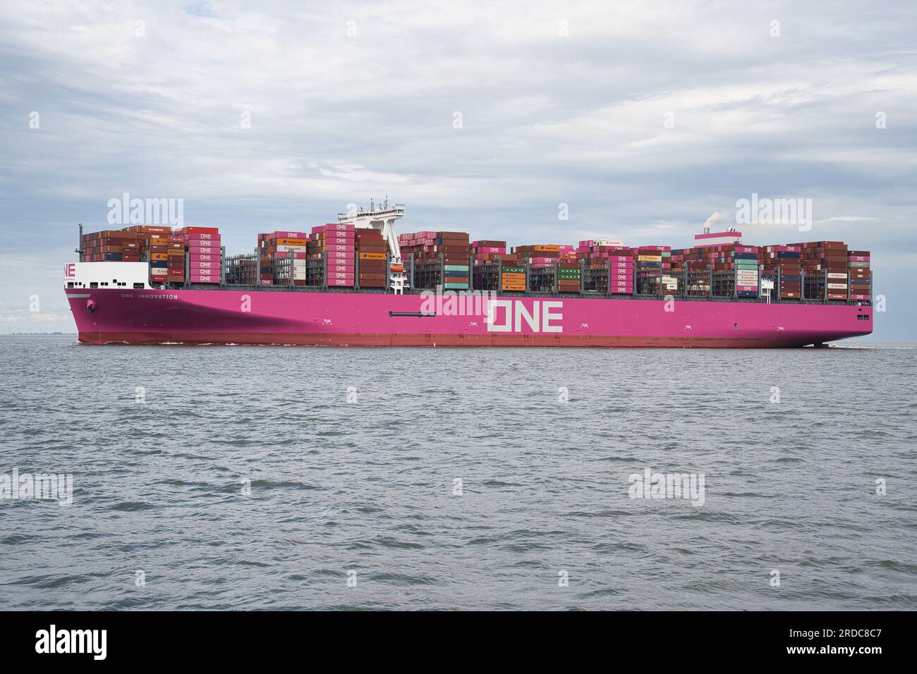 Pink One Container Ship Nordsee, North sea, Cuxhaven, Niedersachsen, lower saxony, Container ...