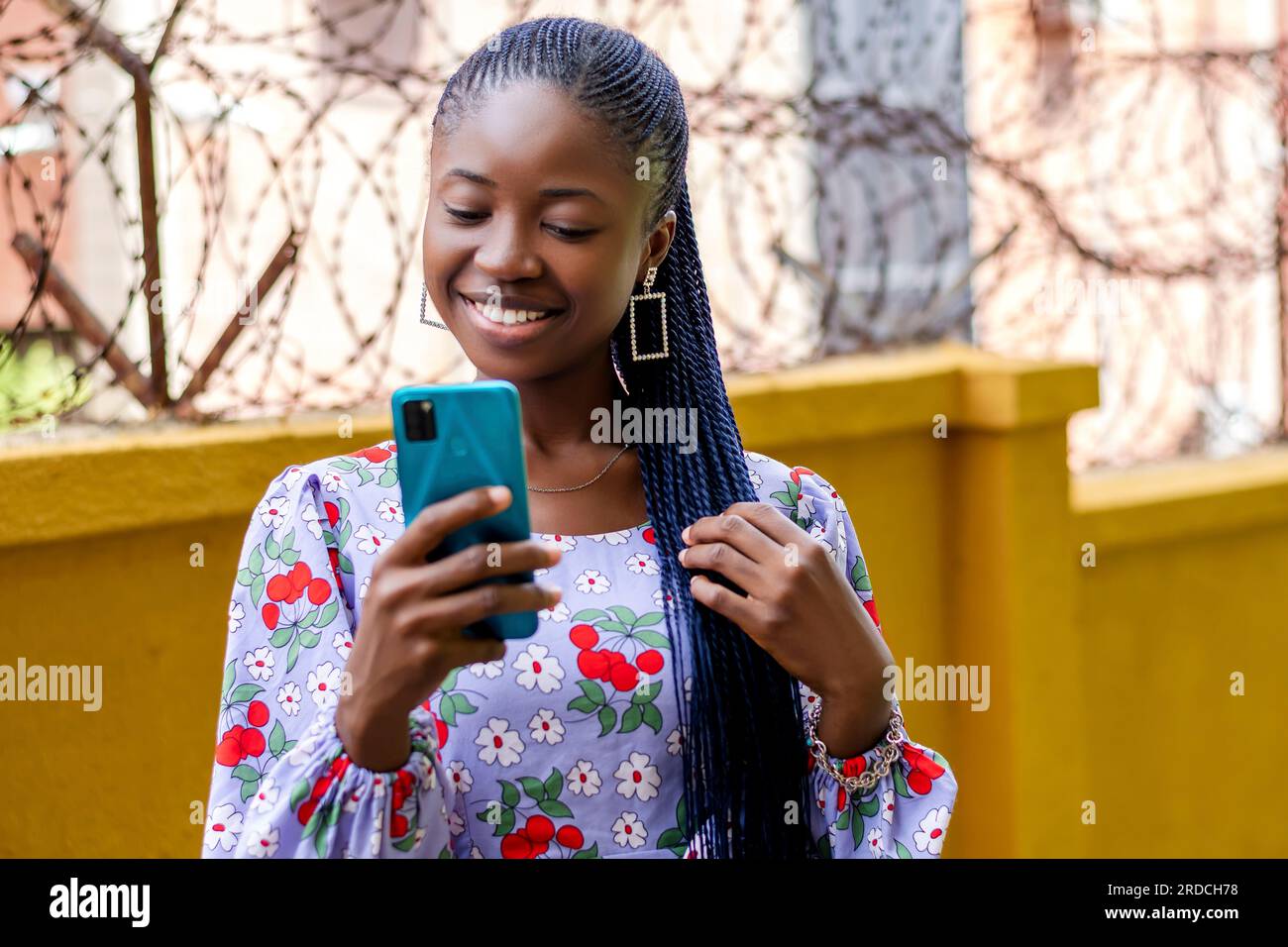 African woman smiling hi-res stock photography and images - Alamy