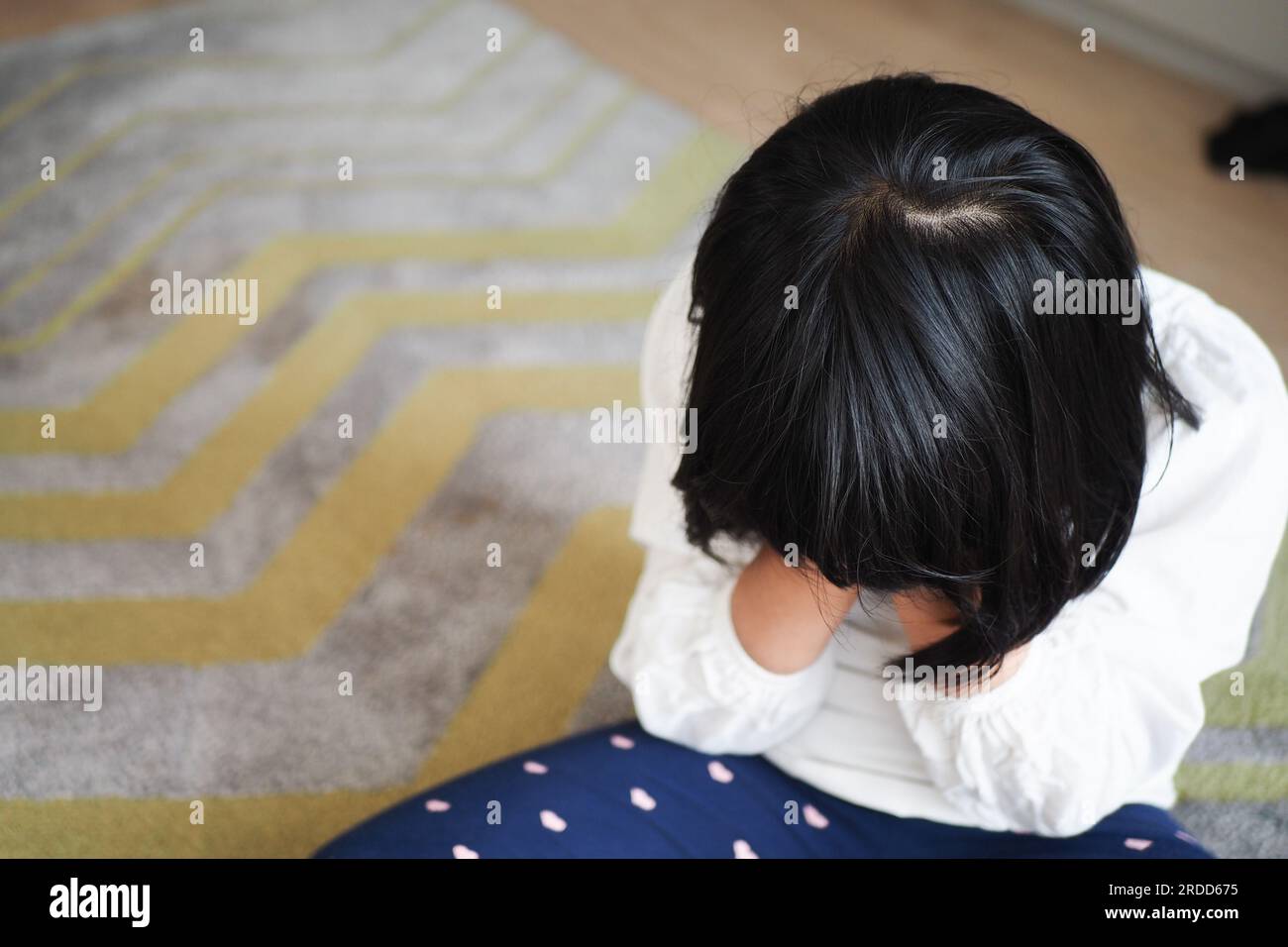 Upset child girl cover face hi-res stock photography and images - Alamy