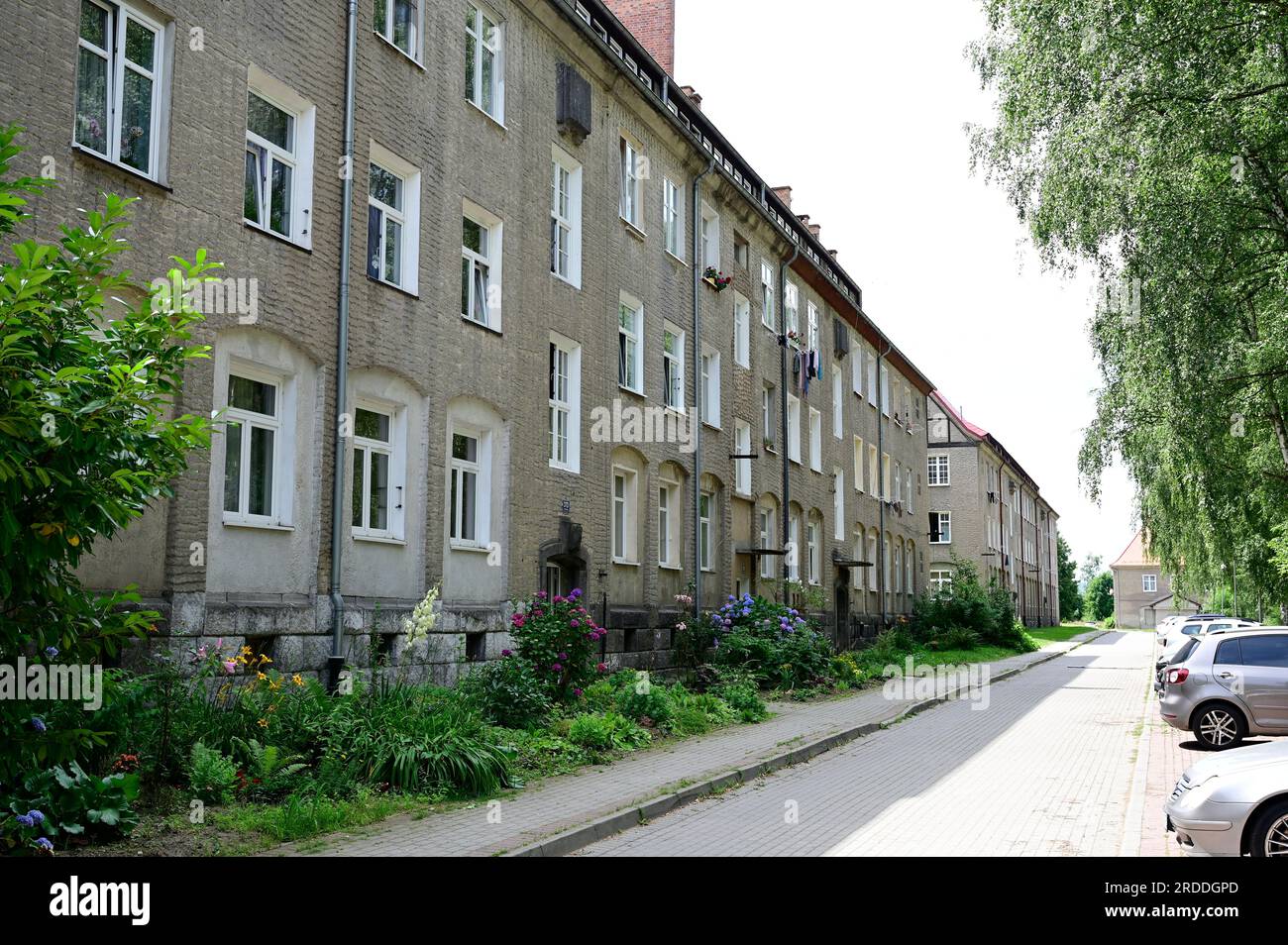 Das Gelände mit Wach-, Wohn- und Wirtschaftsgebäuden der ehemaligen Zittwerke Sieniawka (Kleinschönau) im heutigen Polen.19.07.2023.Die Zittwerke AG w Stock Photo