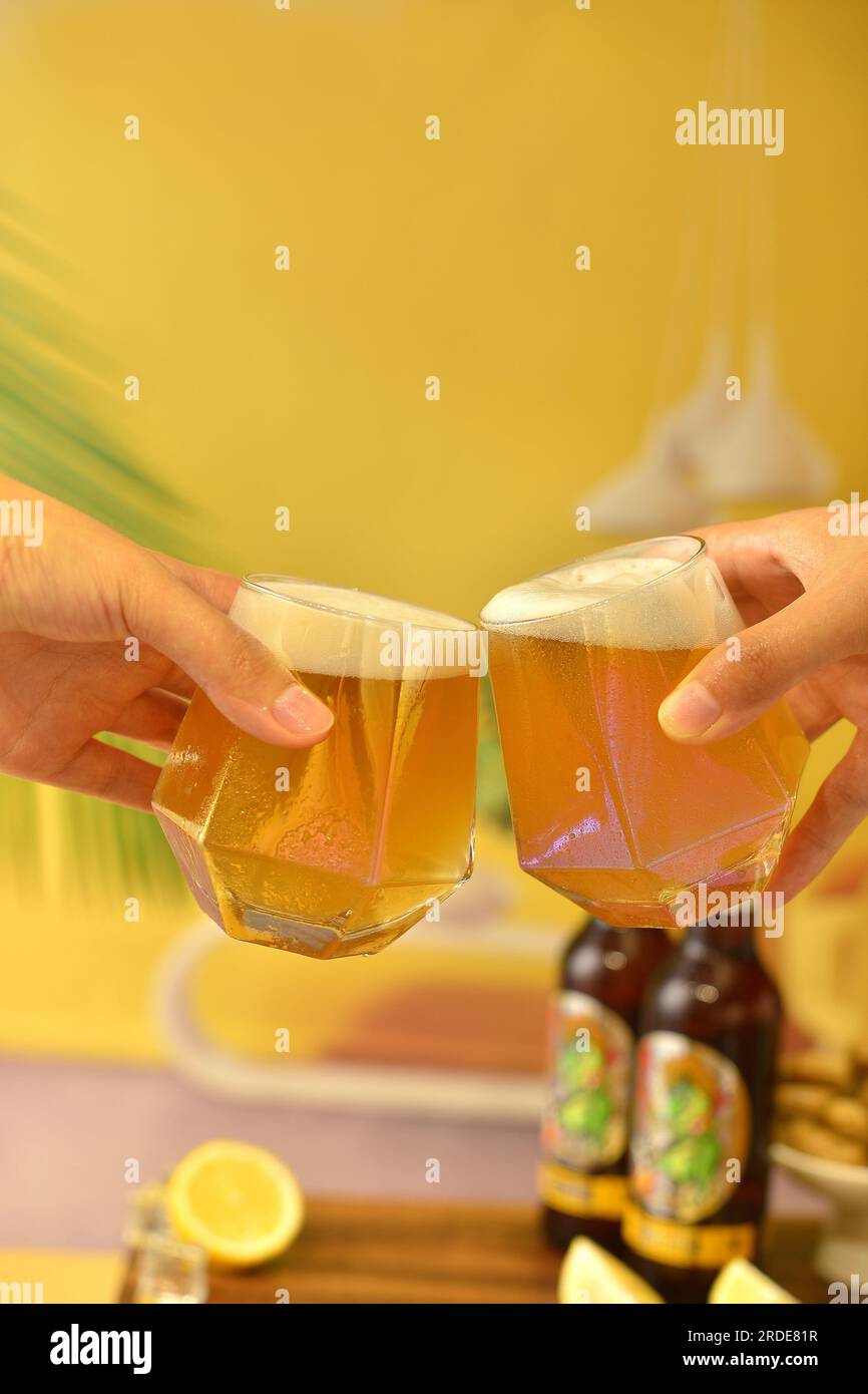 Beer glass cheers hi-res stock photography and images - Alamy