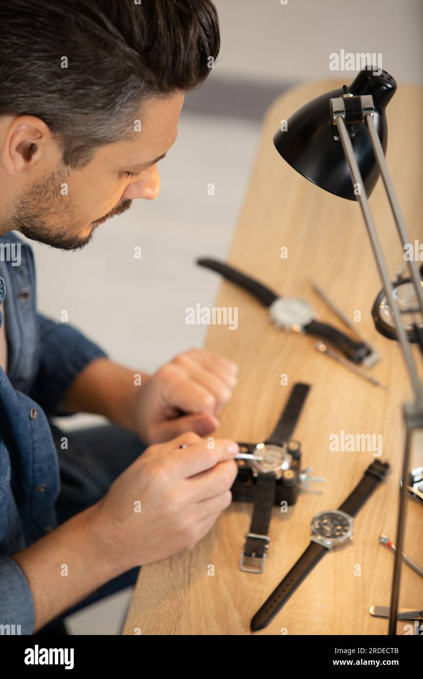 Vintage clockmaker hi-res stock photography and images - Alamy