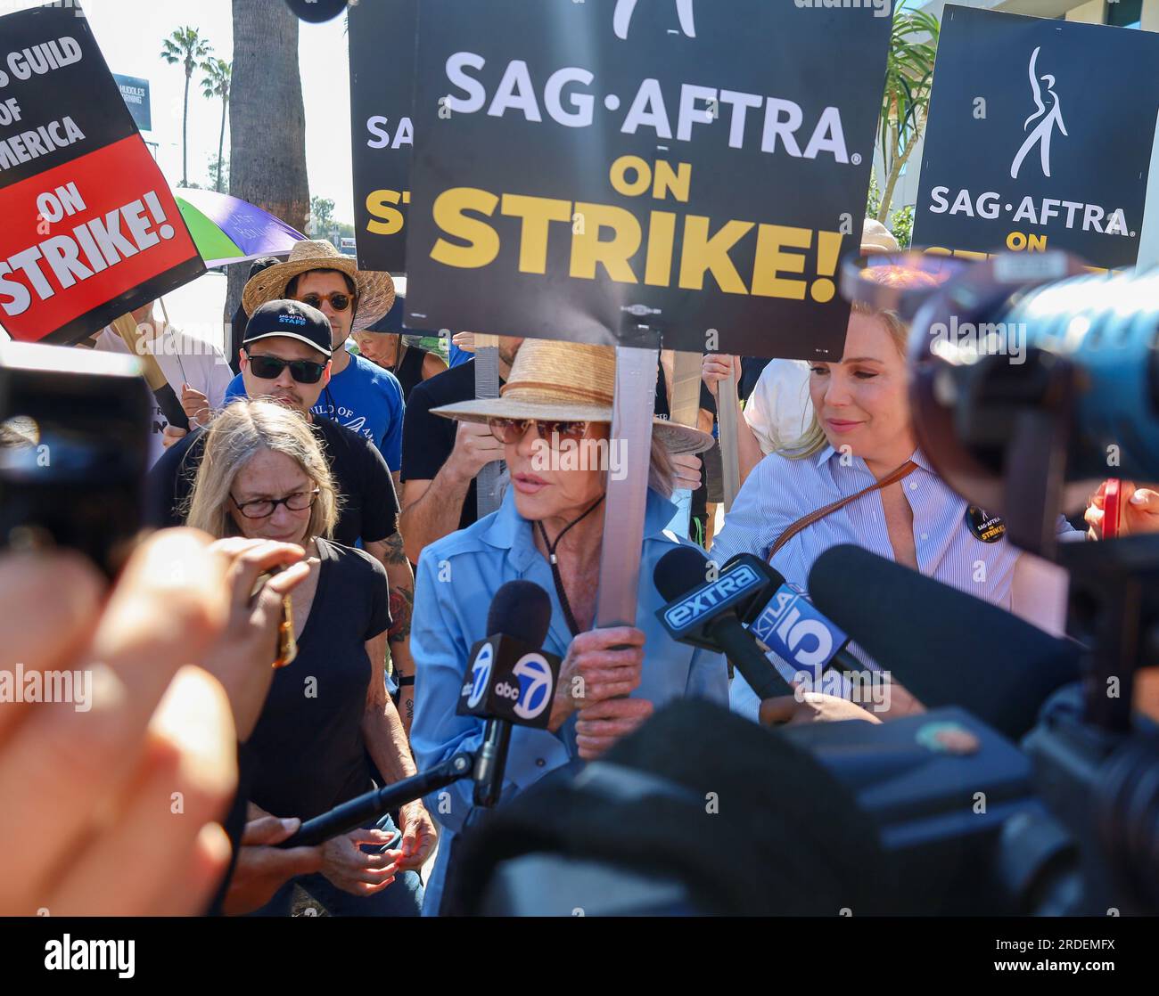 Hollywood, California, U.S.A. 20th July, 2023. Jane Fonda, and June Diane  Raphael, part of the cast of the seven-season hit Netflix TV show Grace and  Frankie, are walking the SAG-AFTRA/WGA picket line