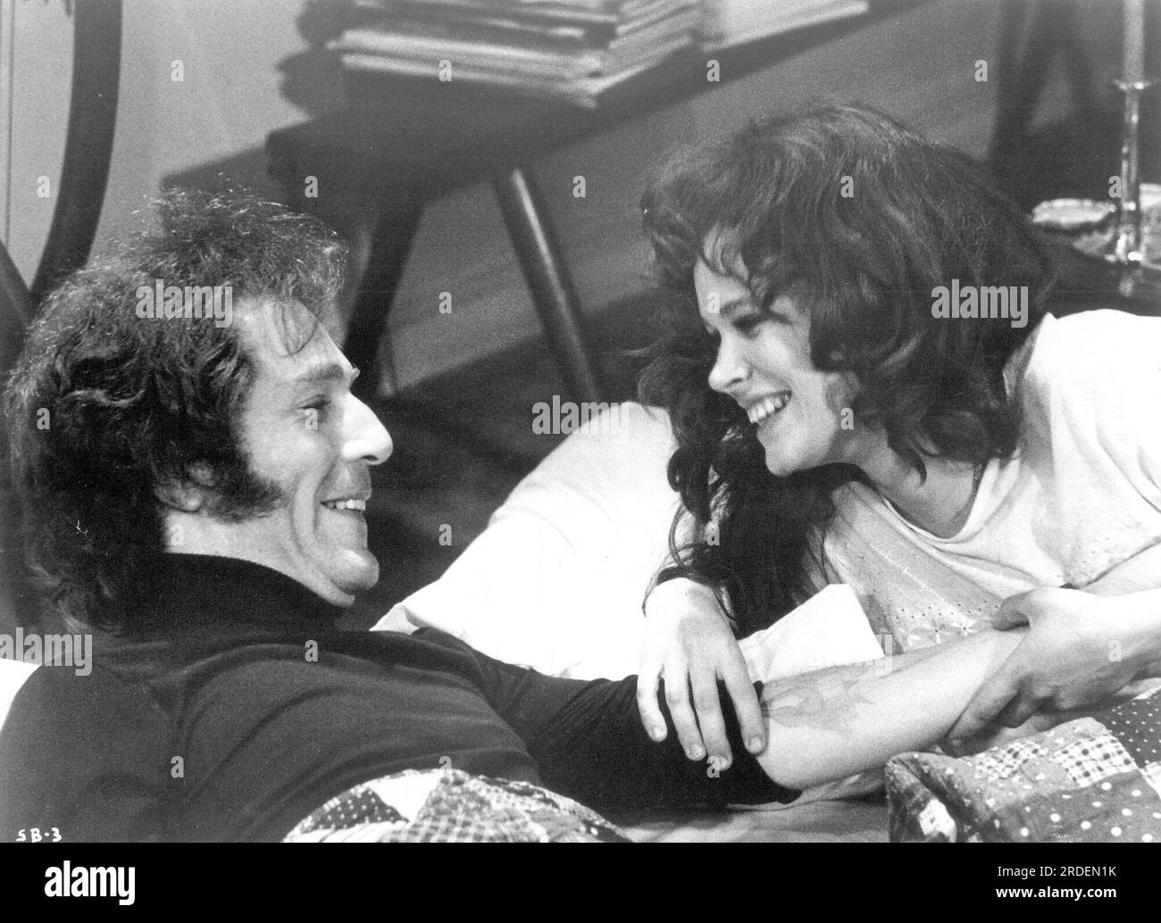 GEORGE SEGAL and PAULA PRENTISS in BORN TO WIN (1971), directed by IVAN PASSER. Credit: Edward Spector Productions Inc. / Album Stock Photo