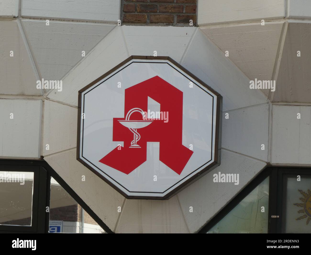 Weilerswist, Germany. 18th July, 2023. Logo of a pharmacy, Asclepius snake and medicine cup Credit: Horst Galuschka/dpa/Alamy Live News Stock Photo