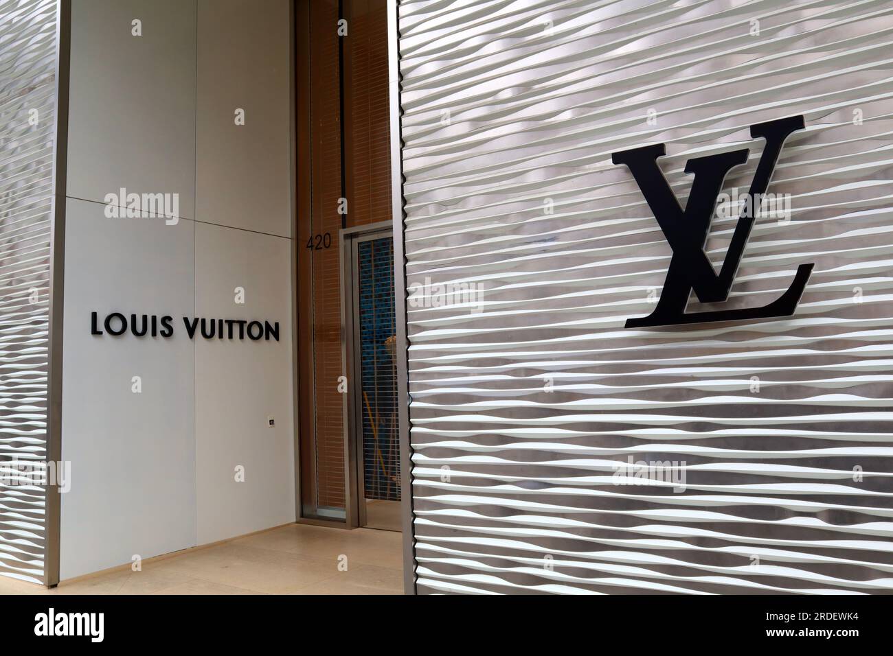 Louis Vuitton Store On Rodeo Drive Ca Usa Stock Photo - Download Image Now  - Beverly Hills - California, Business Finance and Industry, California -  iStock