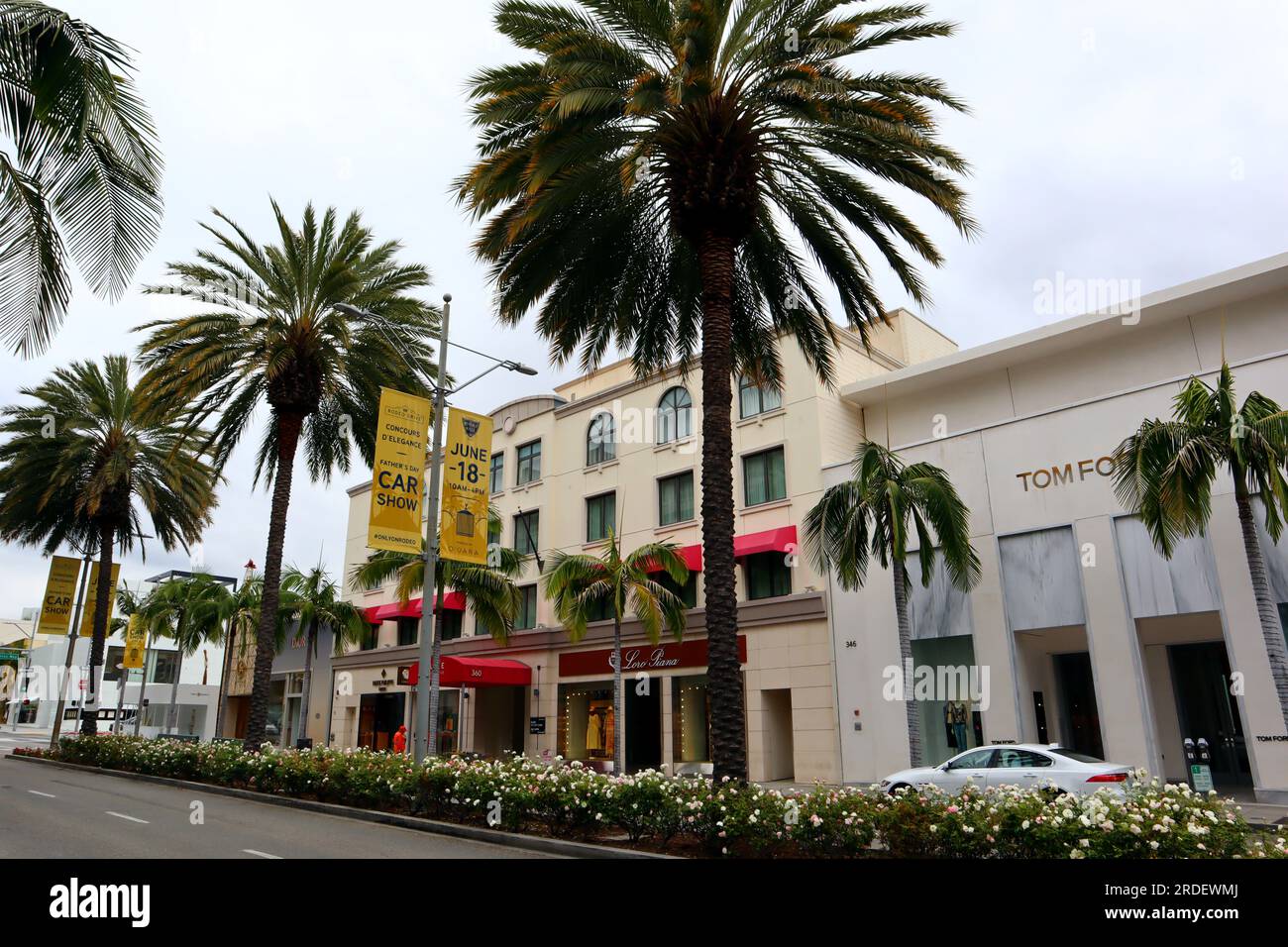 Starbucks Rodeo Drive Beverly Hills, California: Rodeo Drive, one of the most fashionable ...