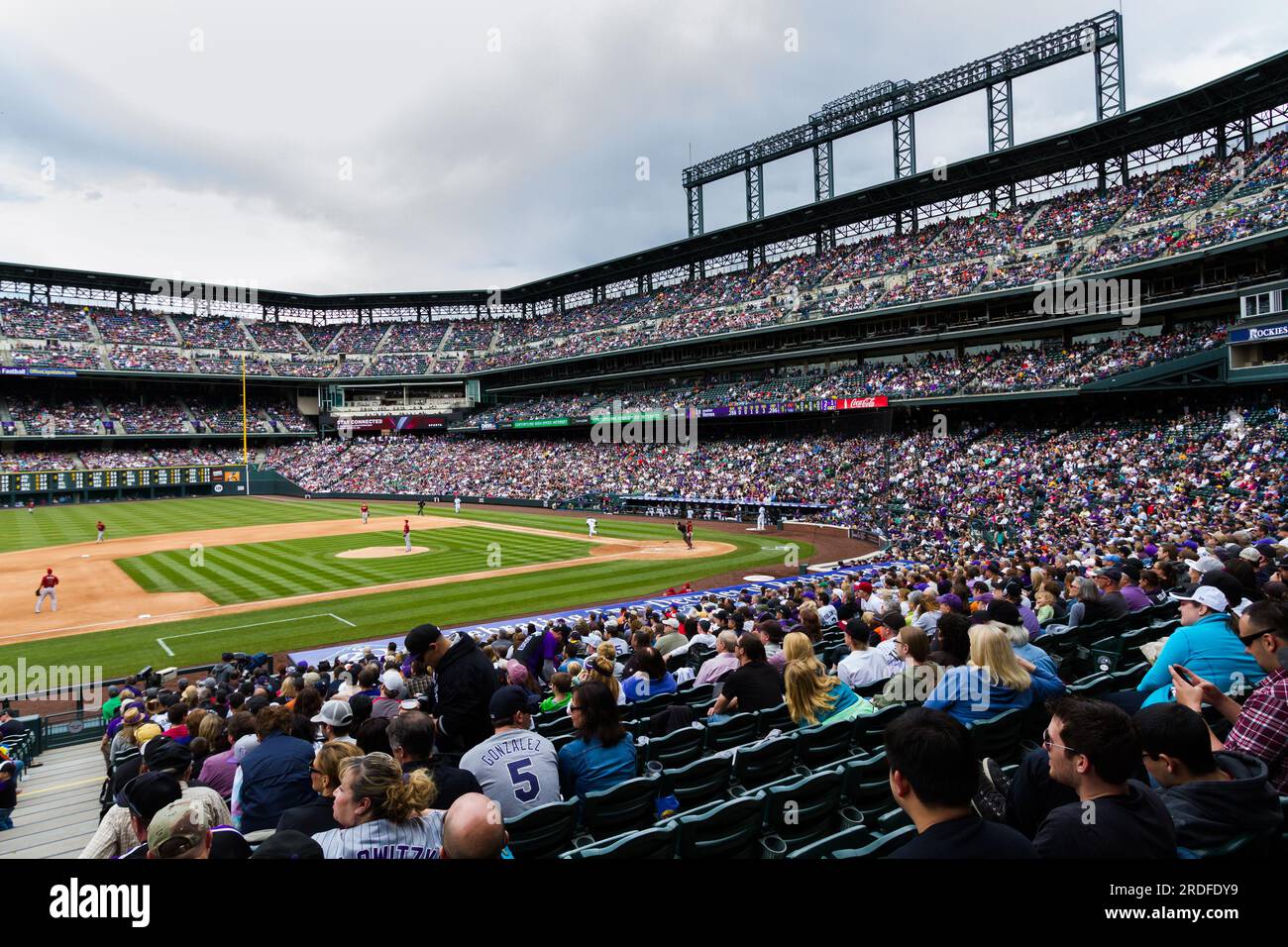Arizona diamondbacks spectators hi-res stock photography and images - Alamy