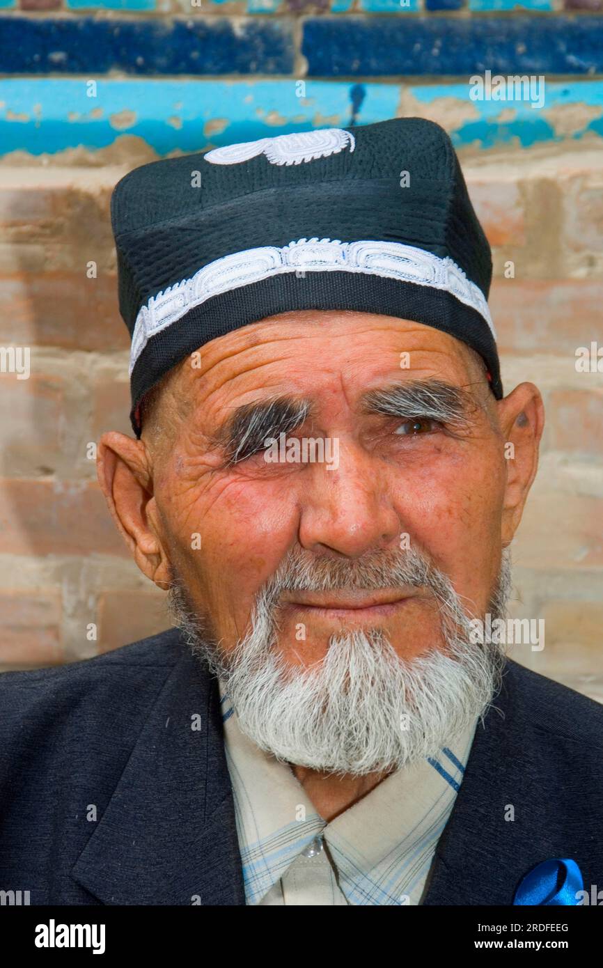 World War II veteran, Shah-e-Sende necropolis, Samarkand, Uzbekistan, Shahi Sinda Stock Photo