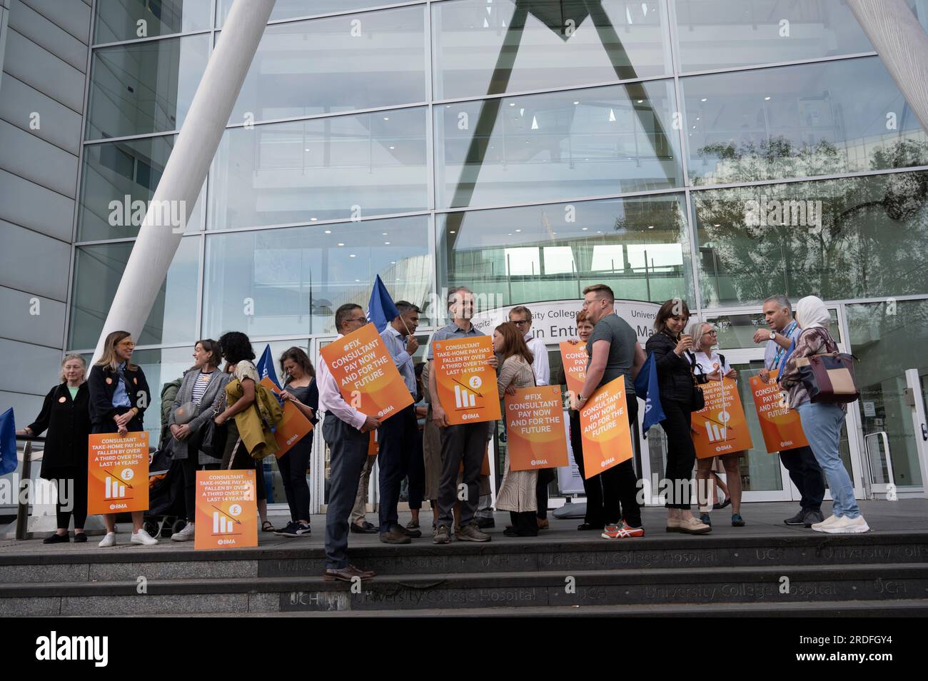 On July 21st 2023 NHS consultants on strike for a second day picket UCH (University College Hospital ) Stock Photo