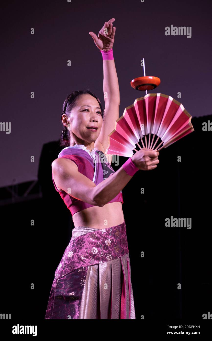 Japanese Circus artist performing at MERCANTIA International Street ...