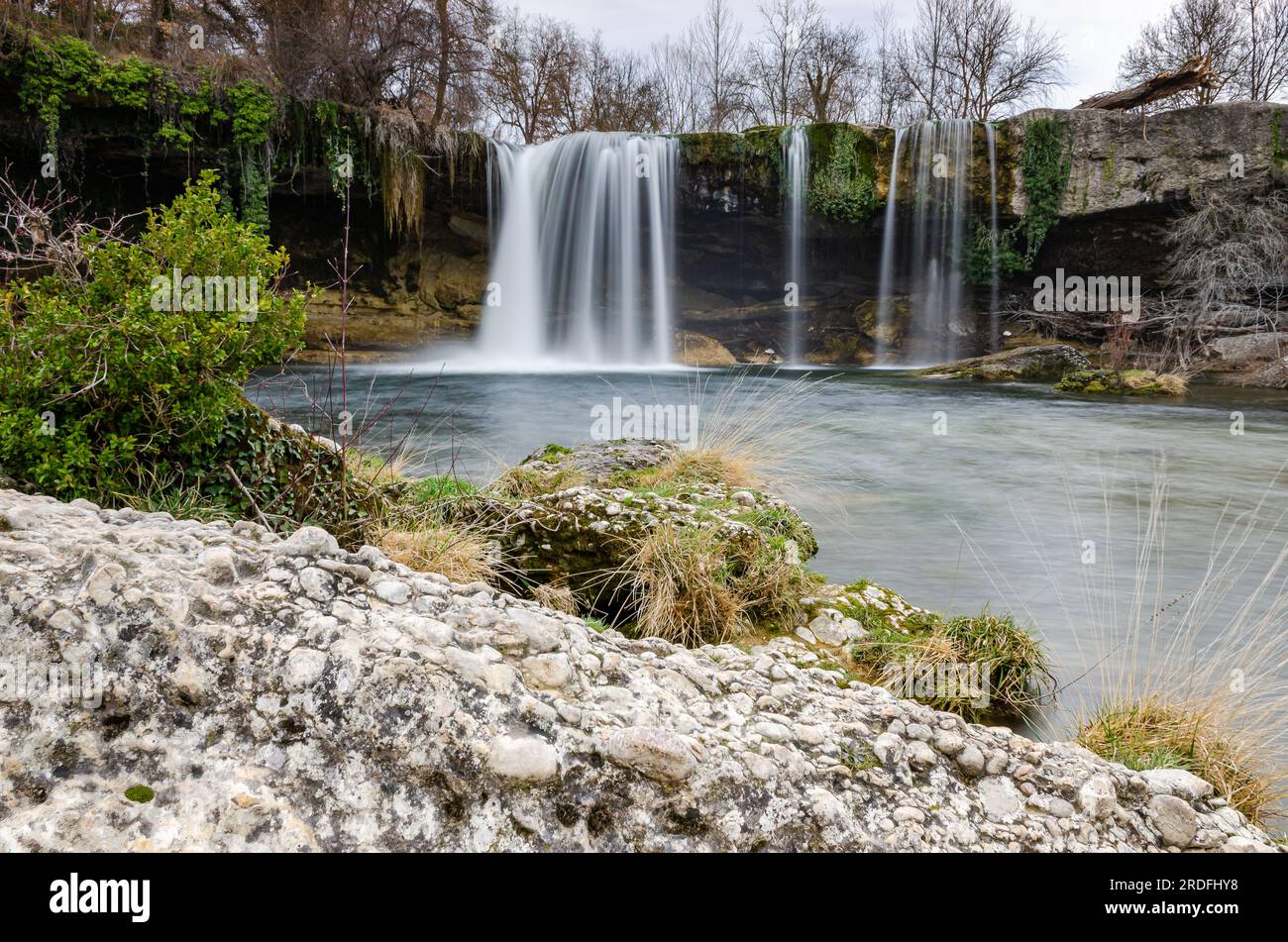 PHOTOGRAPH OF THE PEDROSA DE TOBALINA WATERFALL, TAKEN IN MARCH 2023 Stock Photo