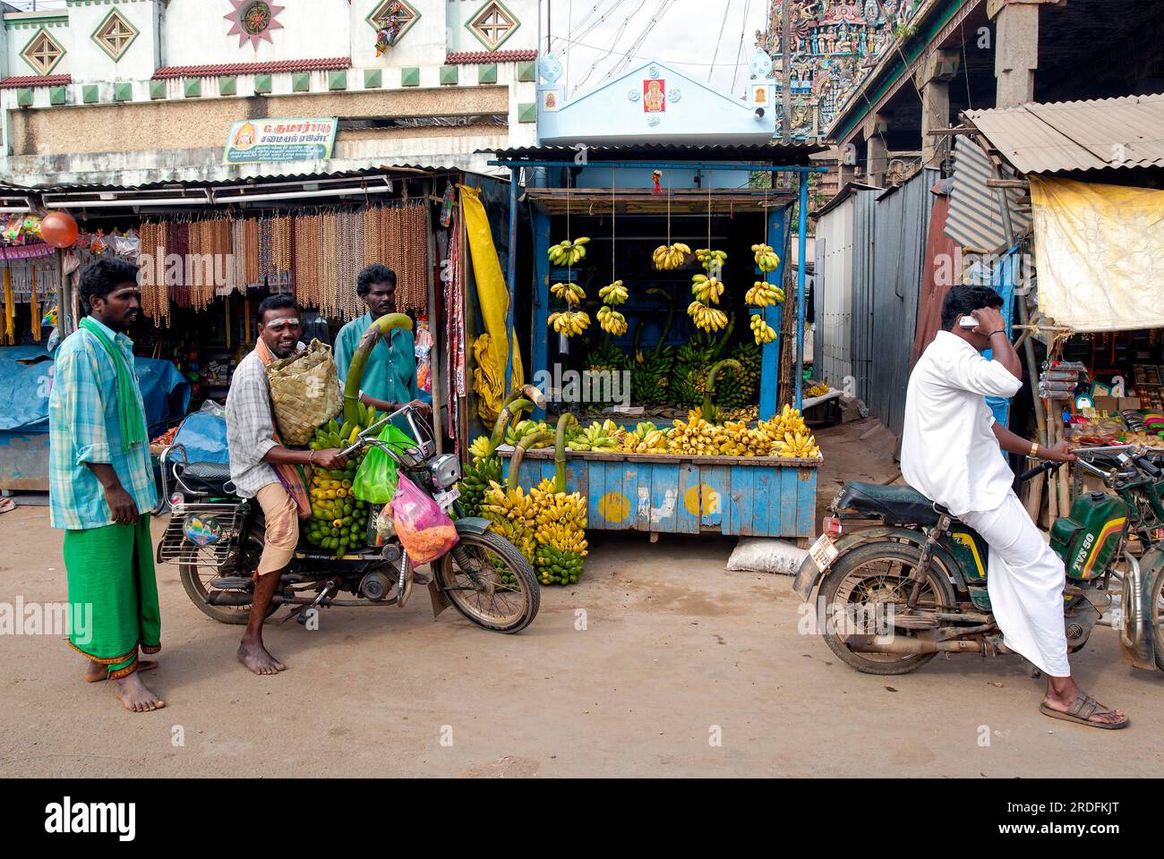 Shops in front of the temple at Virudhachalam, Tamil Nadu, South India, India, Asia Stock Photo