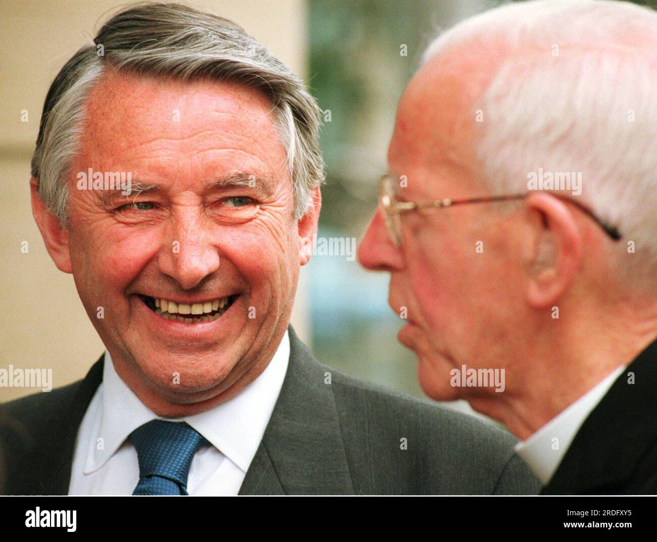 David Steele, The New Scottish Parliaments Presiding Office, chats with his father The Very Reverend Dr David Steele, a former Moderator of the Church of Scotland, after he had addressed the General Assembly at the Edinburgh International Conference Centre today ( FRIDAY 14/5/99) Stock Photo