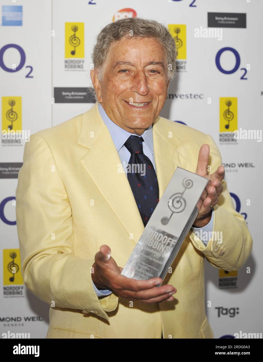 File photo dated 02/07/10 of Tony Bennett with his Lifetime Achievement award at the O2 Silver Clef Awards 2010, at the London Hilton Hotel, as the American singer has died aged 96. Issue date: Friday July 21, 2023. Stock Photo