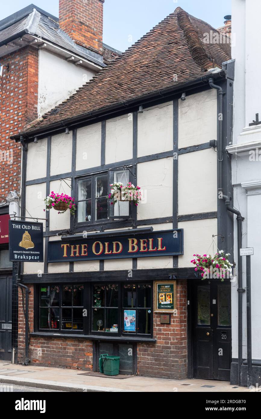 The Old Bell pub in Henley-on-Thames, the oldest building in the town, Oxfordshire, England, UK Stock Photo