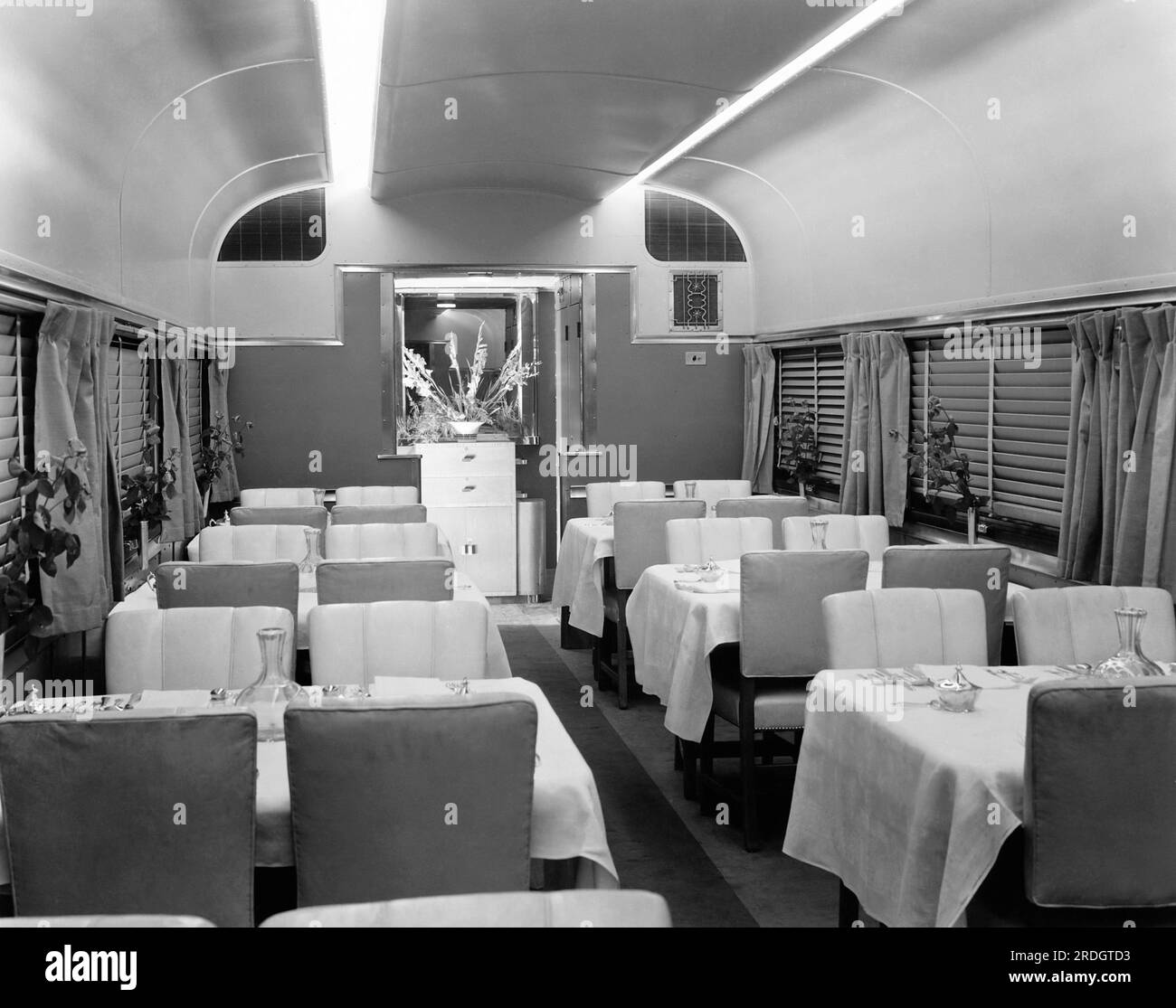 Dining car Black and White Stock Photos & Images Alamy
