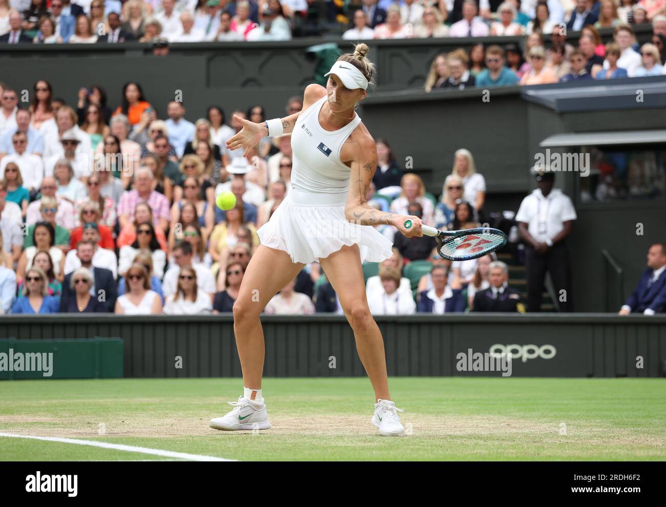 Marketa Vondrousova in action. Ons Jabeur versus Marketa Vondrousova in