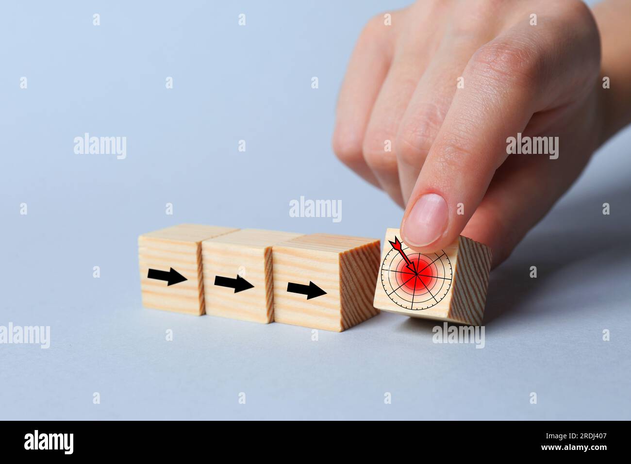 Row of arrows hi-res stock photography and images - Alamy