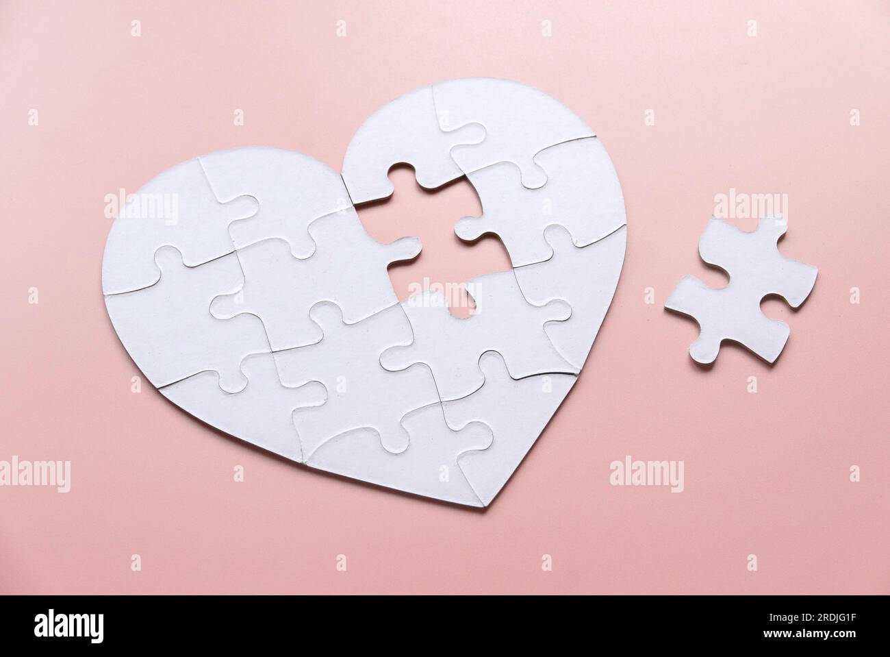 Broken puzzle pattern hi-res stock photography and images - Alamy