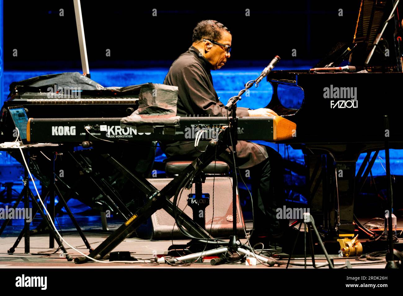 Performance di herbie hancock hires stock photography and images Alamy