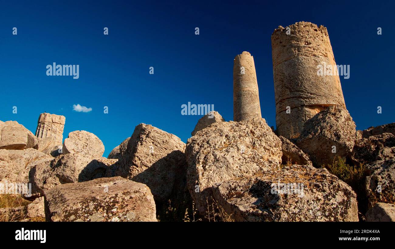 Column remains, super wide angle shot, Temple G, Temple of Zeus, Selinunte, Archaeological Site, Southwest Sicily, Sicily, Italy Stock Photo