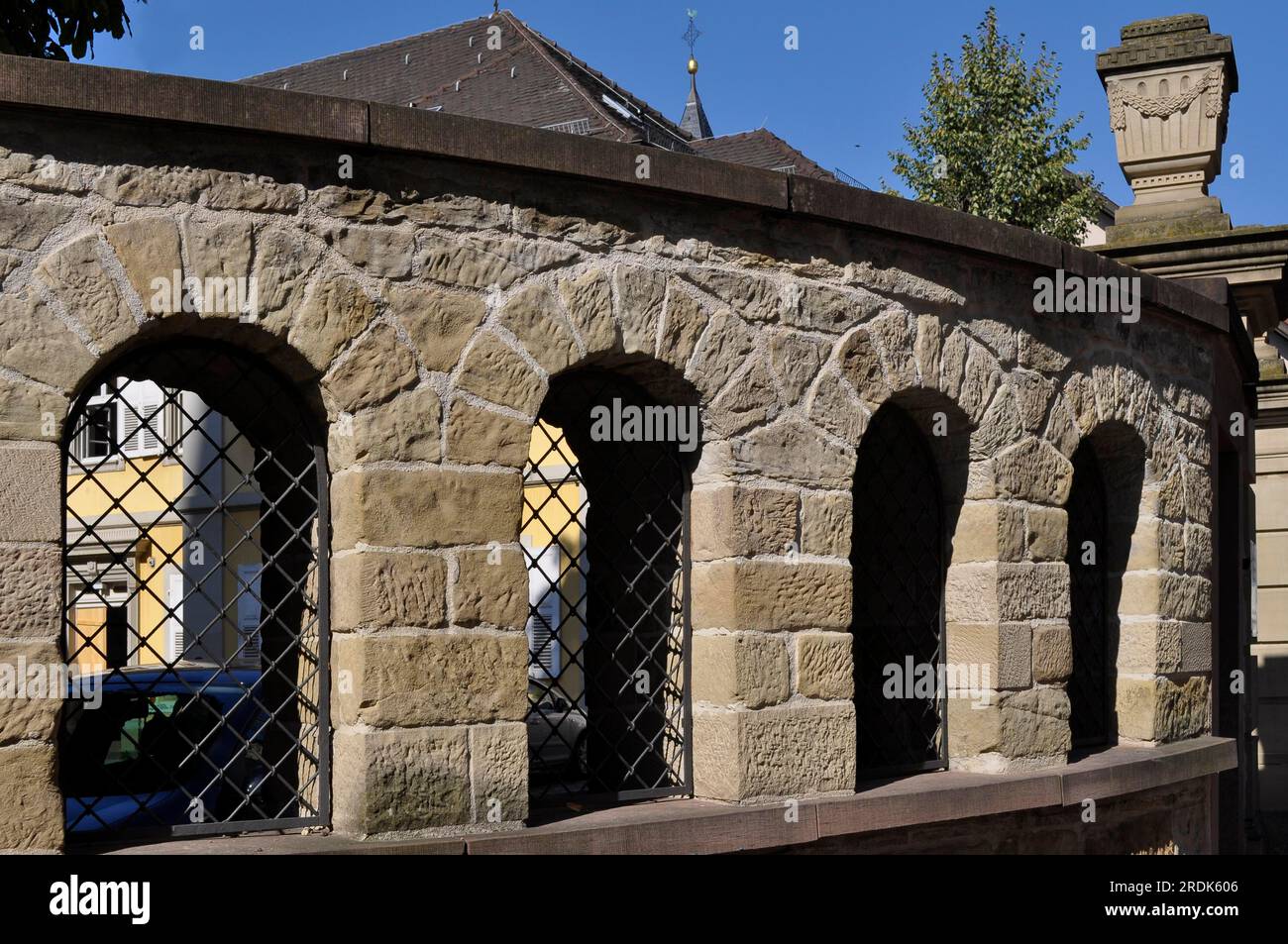 Half center round hi res stock photography and images Alamy Half center round hi res stock photography and images Alamy