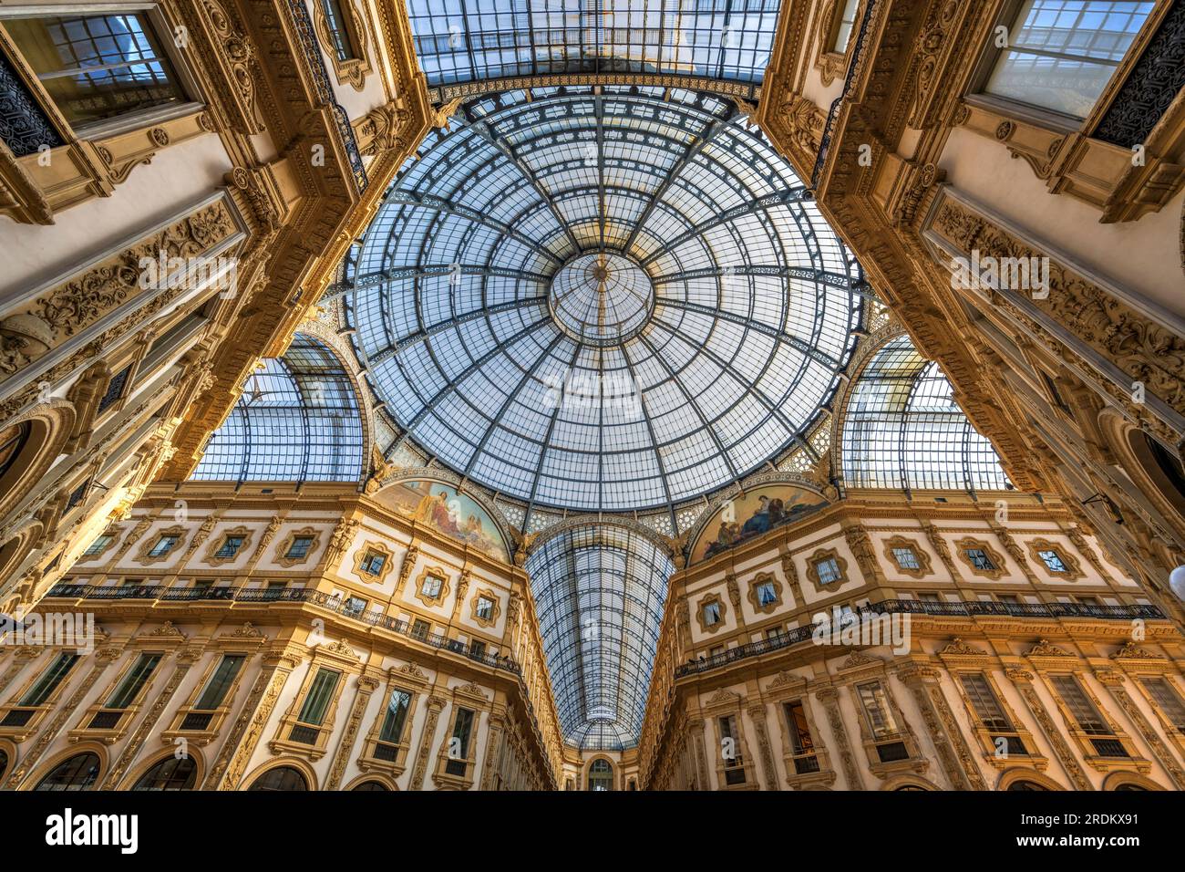 Galleria mall hi-res stock photography and images - Alamy