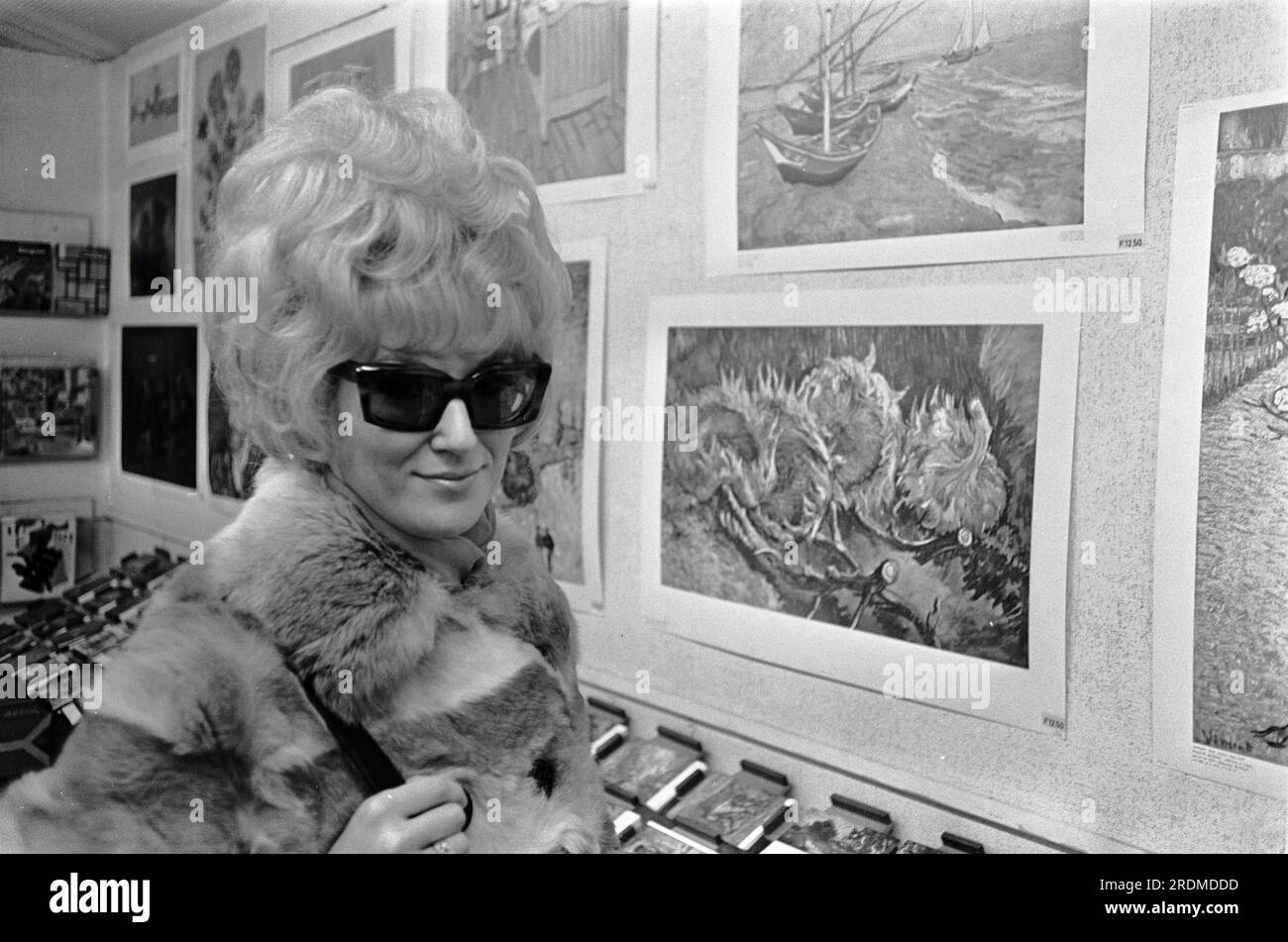 Dusty Springfield at the Stedelijk Museum in Amsterdam, 1968 Stock Photo