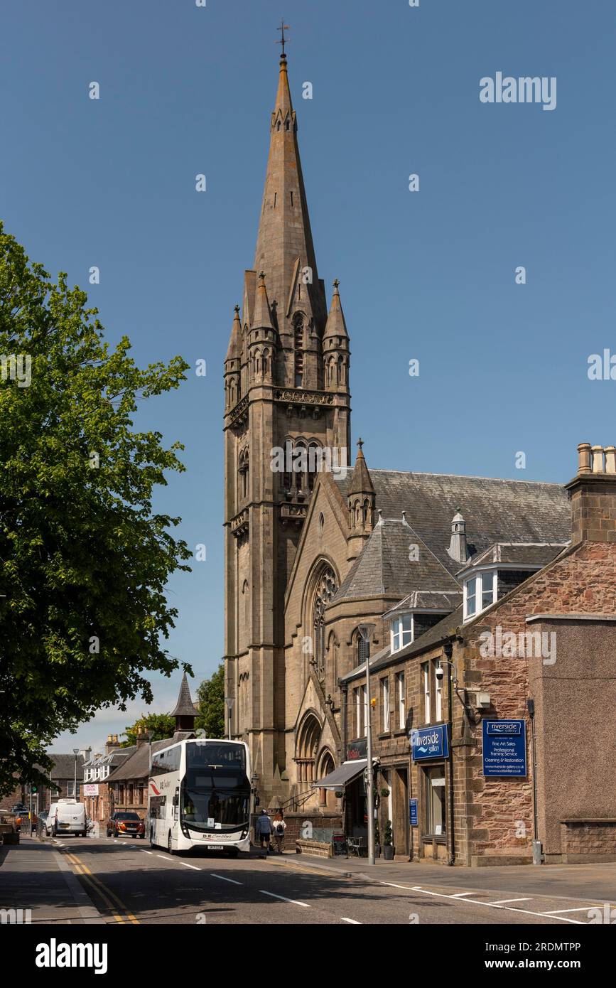 Inverness, Scotland, UK.  3 June 2023. The Free  North Church of Scotland and a pasing tour bus  in Inverness city. Stock Photo