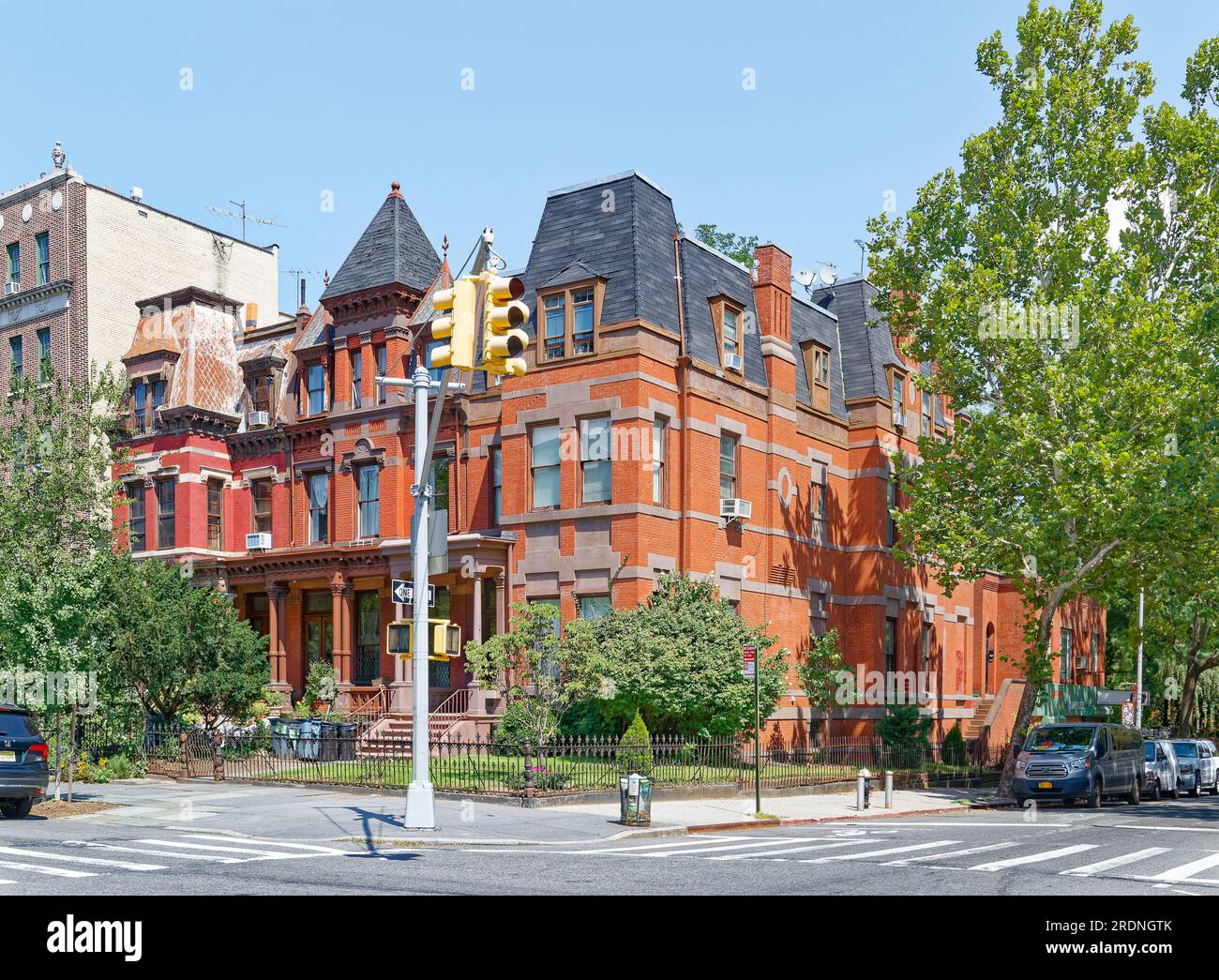 Clinton Hill Historic District 301305 Washington Avenue, Queen Anne