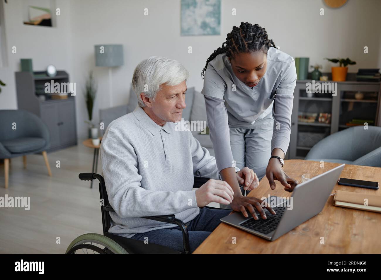 Computer learning at home nurse hi-res stock photography and images - Alamy