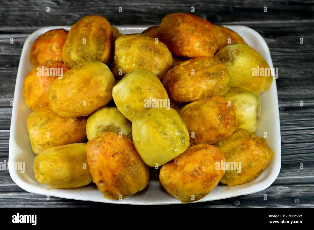 Tuna fruit of the cactus nopal hires stock photography and images Alamy