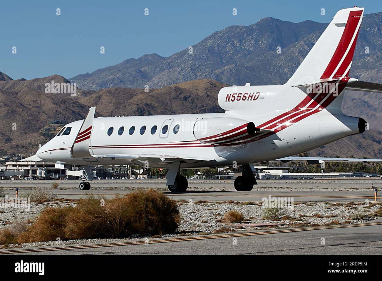 Palm Springs, California, USA. 10th July, 2022. A Dassault Aviation Mystere Falcon 50 taxiing at the airport in Palm Springs. (Credit Image: © Ian L. Sitren/ZUMA Press Wire) EDITORIAL USAGE ONLY! Not for Commercial USAGE! Stock Photo