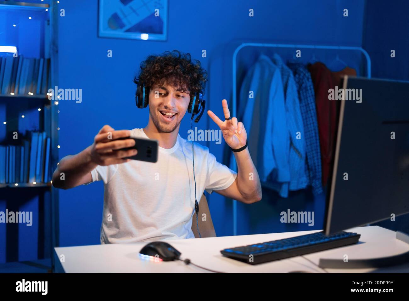 Arab man microphone hi-res stock photography and images - Alamy