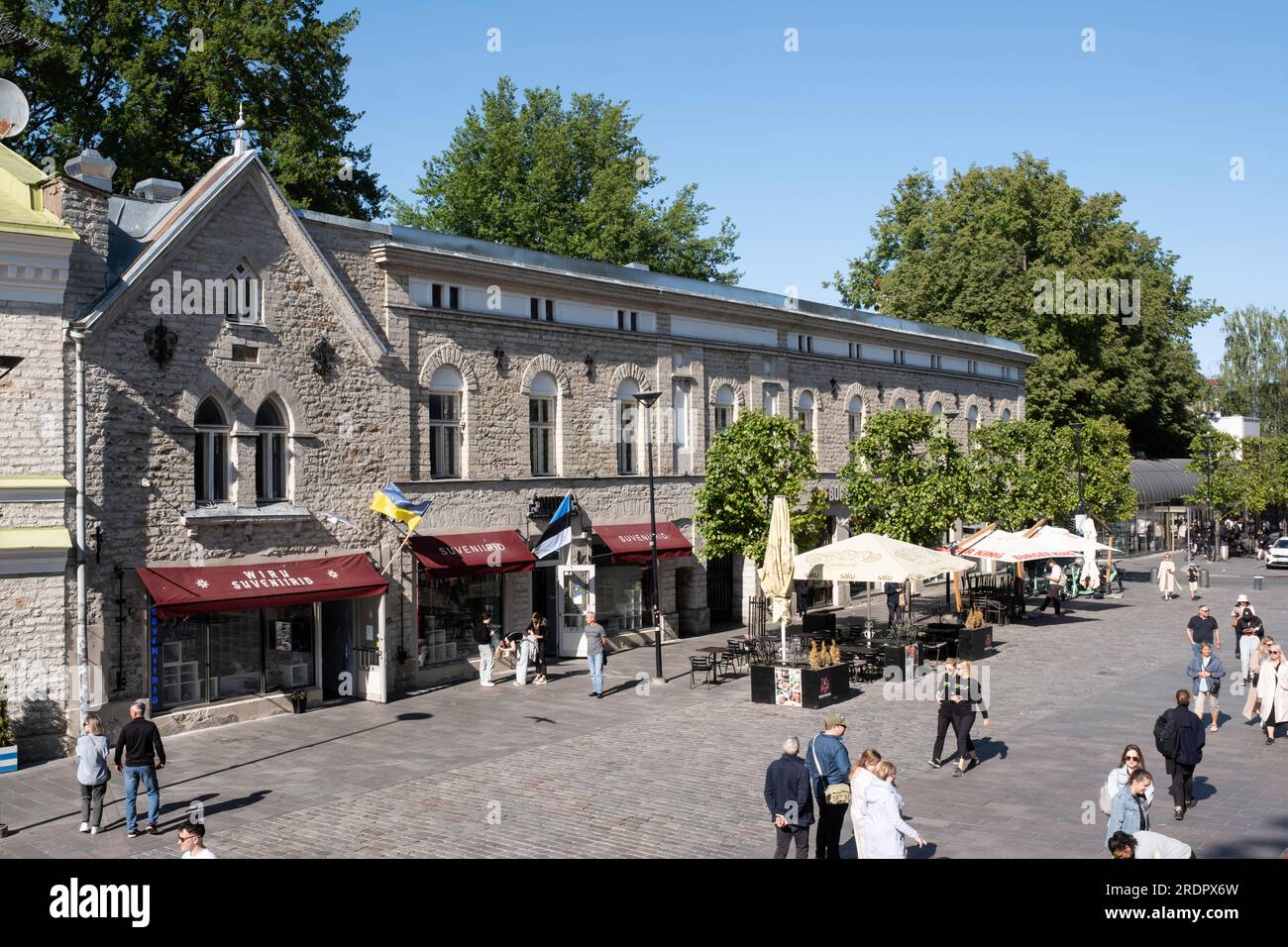Viru Street (Viru tänav) with shops, restaurants and tourists in Old Hanseatic town of Tallinn, Estonia Stock Photo