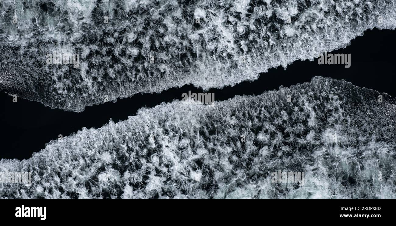 Narrow corridor between two bodies of water. Separation of water mass