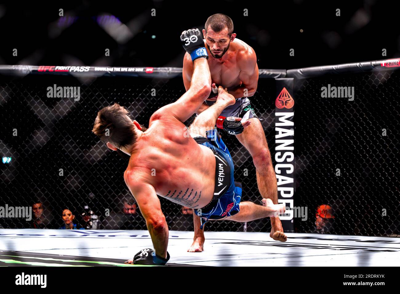 LONDON, UNITED KINGDOM. 22 Jul, 2023. Makhmud Muradov vs Bryan Barberena - Middleweight Bout during UFC Fight Night: Aspinal vs Tybura at The O2 Arena on Saturday, July 22, 2023 in LONDON, ENGLAND. Credit: Taka G Wu/Alamy Live News Stock Photo