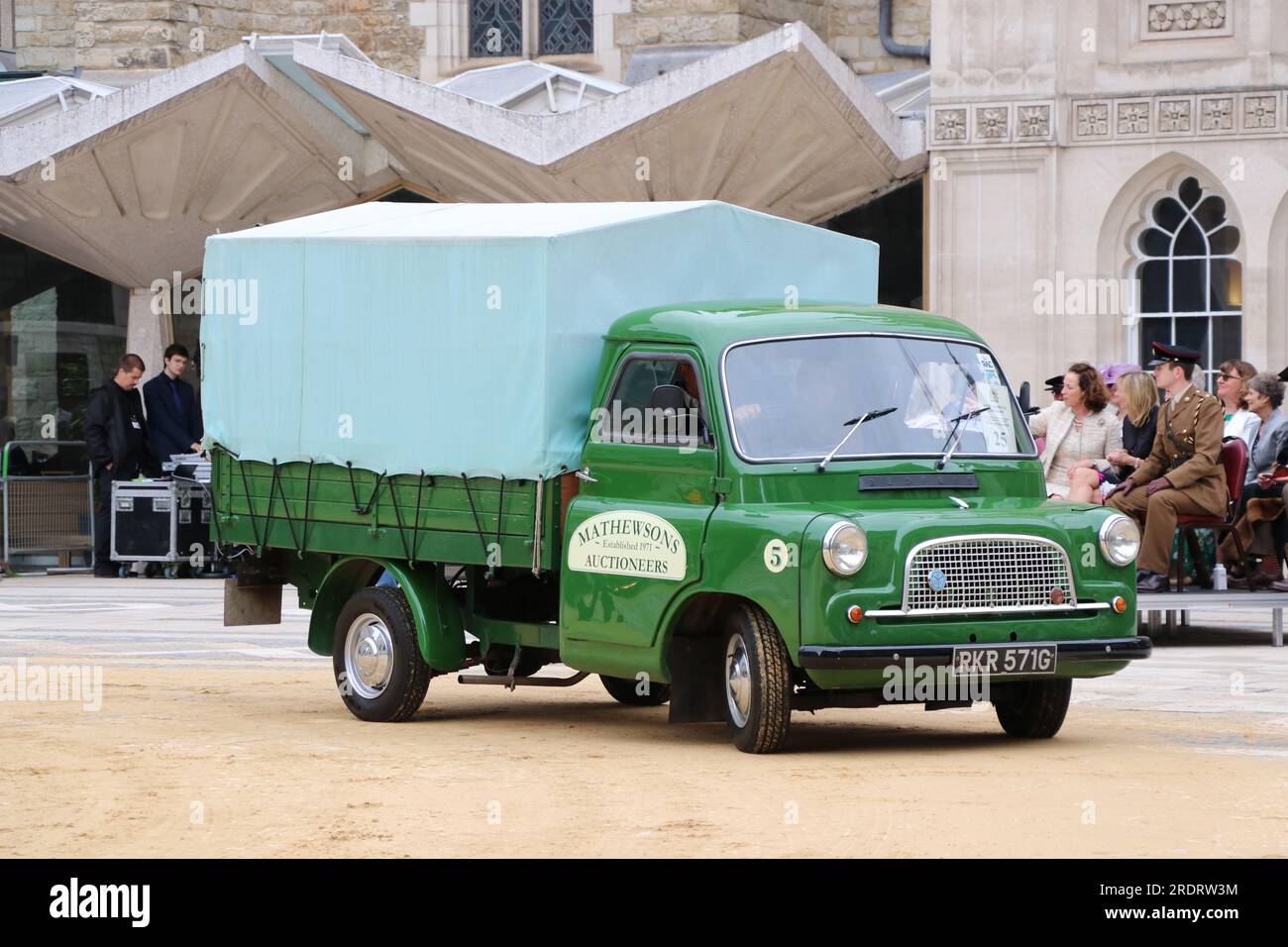 MATHEWSONS AUCTIONEERS BEDFORD CA VAN AT THE 2023 CART MARKING CEREMONY HELD BY THE WORSHIPFUL COMPANY OF CARMEN Stock Photo