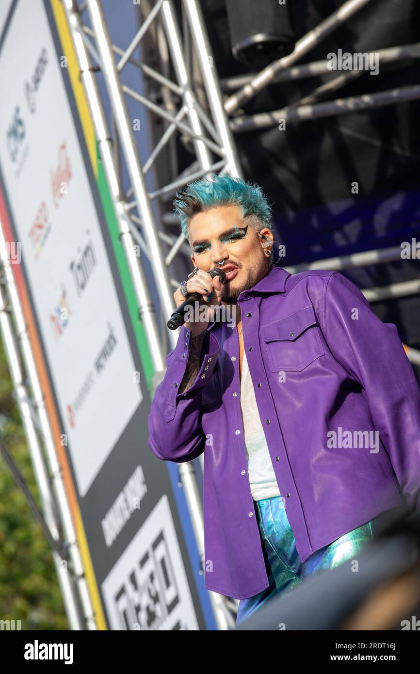 Queen adam lambert 2023 hi-res stock photography and images - Alamy