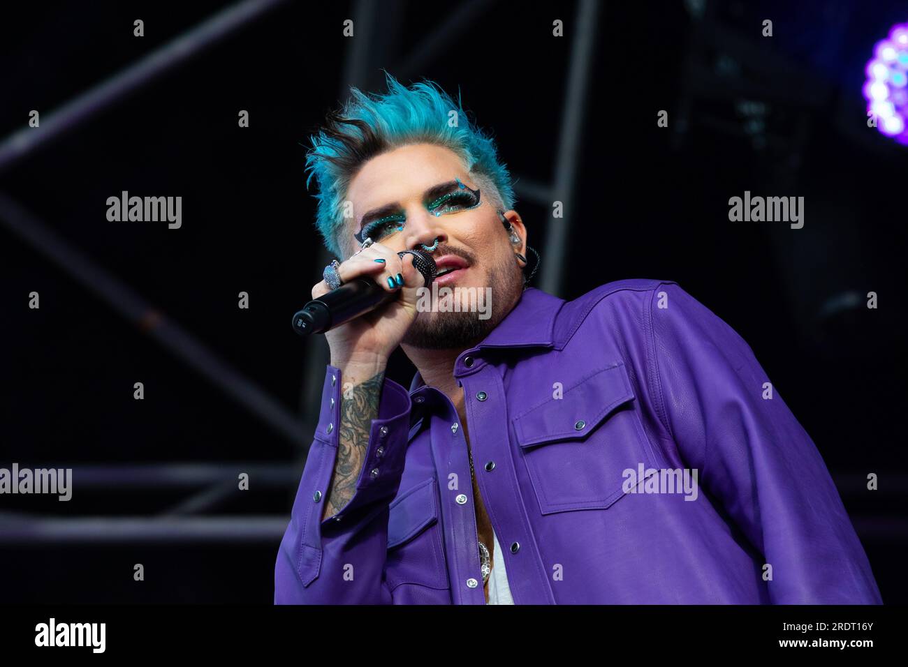 Queen adam lambert 2023 hi-res stock photography and images - Alamy