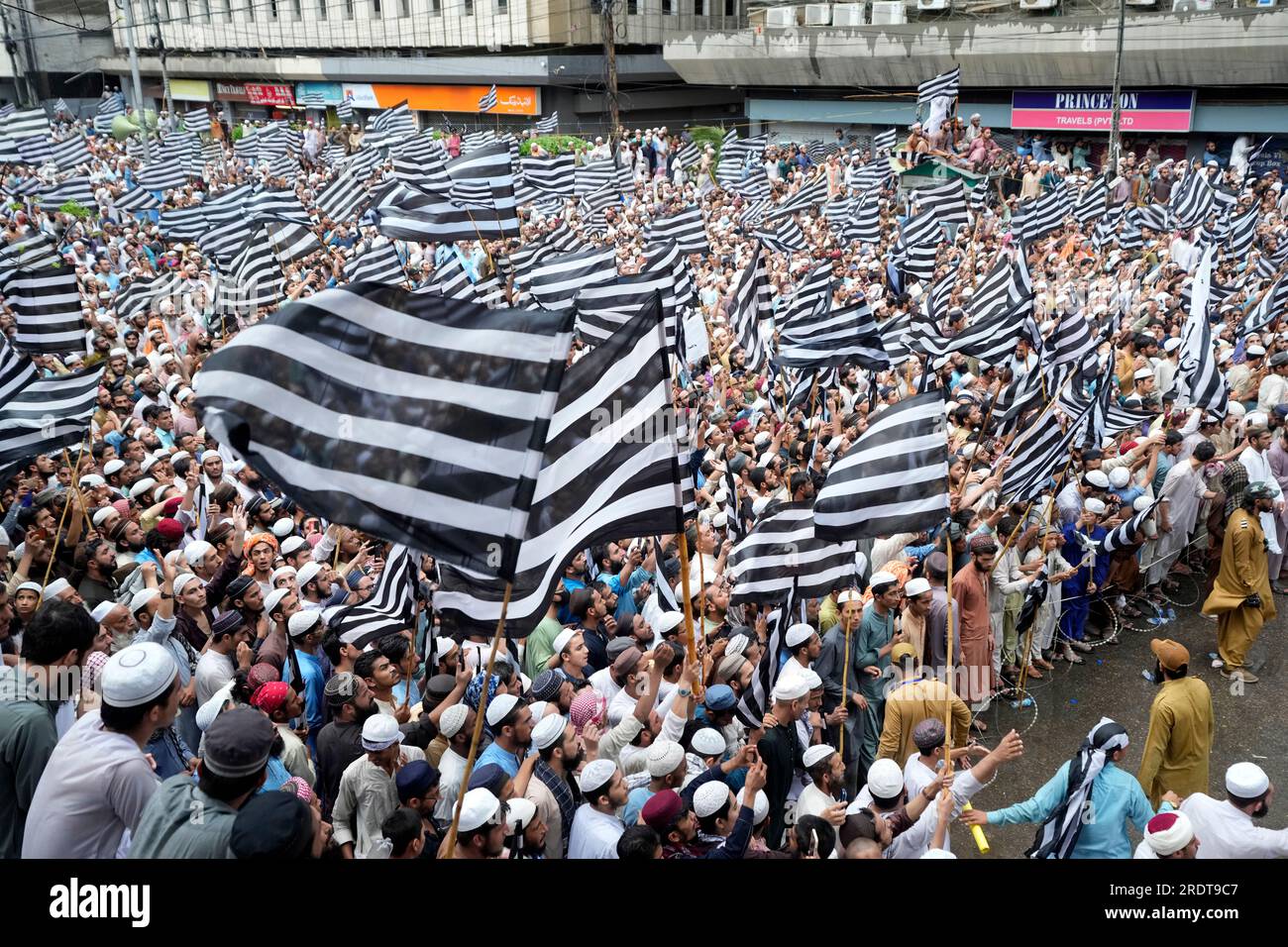 Islam Rally Supporters of a religious group 'Jamiat Ulema-e-Islam-F' party chant ...