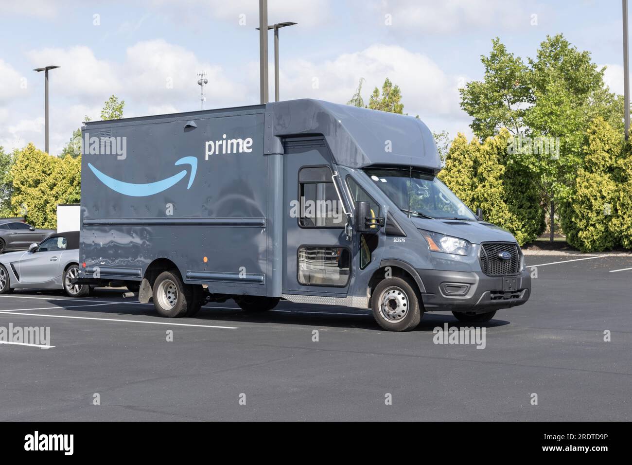Amazon prime parcel hi-res stock photography and images - Page 6 - Alamy