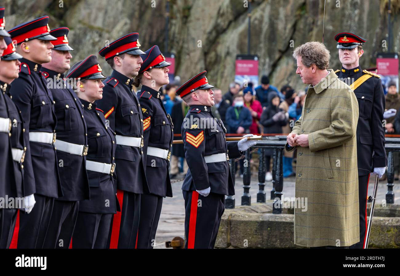 21 Gun salute marks accession of Queen Elizabeth with Secretary of State Alister Jack, Edinburgh Castle, Scotland, UK Stock Photo