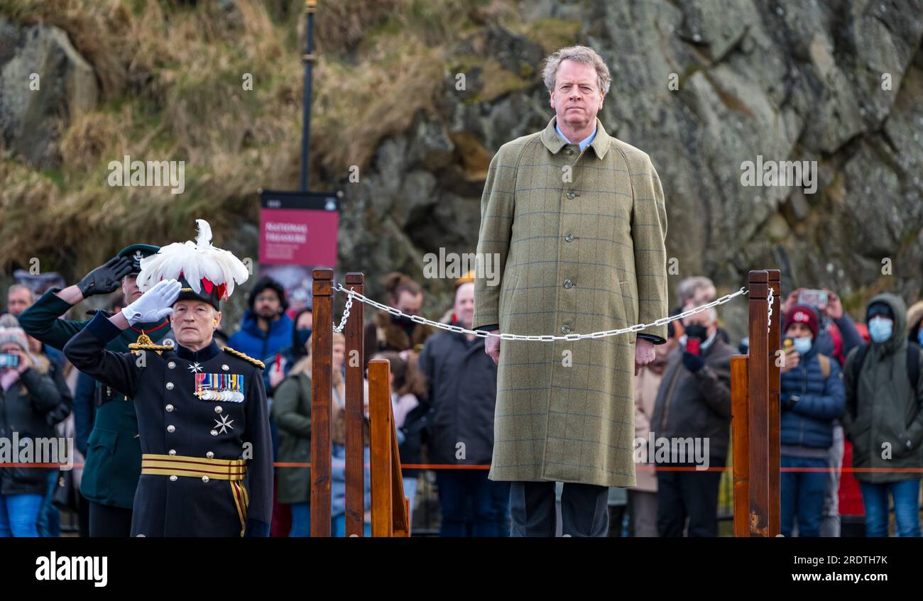 21 Gun salute marks accession Queen Elizabeth II to the throne for platinum Jubilee with Alister Jack & Alastair Bruce, Edinburgh Castle, Scotland, UK Stock Photo