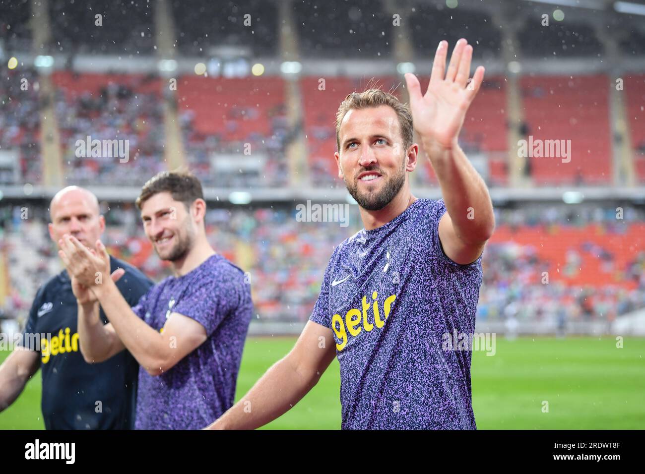Bangkok, Thailand. 23rd July, 2023. Tottenham Hotspur Harry Kane thanks soccer fans after the cancelation of the preseason friendly match between Tottenham Hotspur and Leicester City due to the unusable pitch at Rajamangala National Stadium in Bangkok. Credit: SOPA Images Limited/Alamy Live News Stock Photo