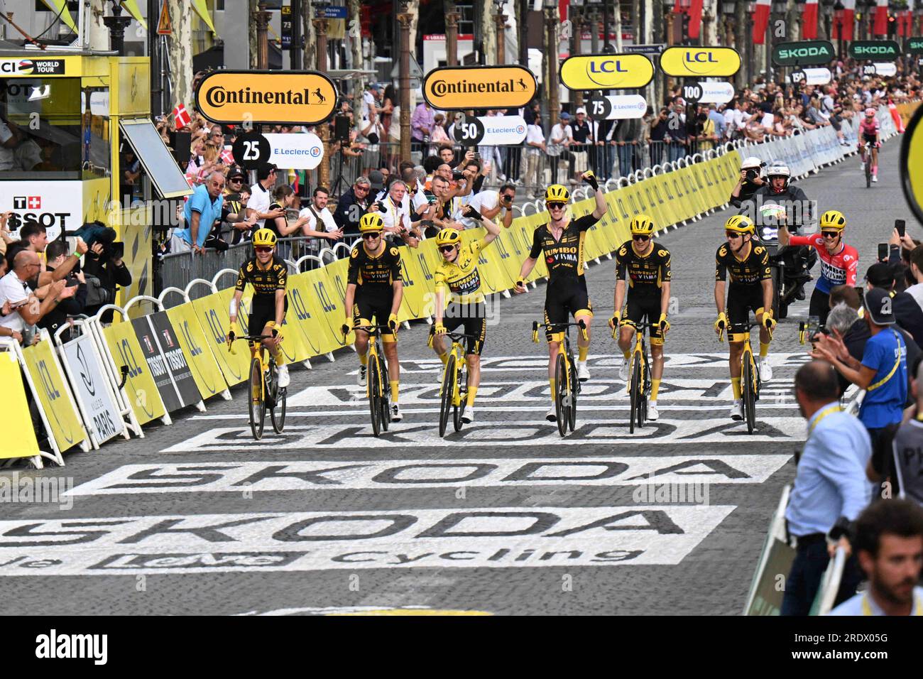 Jonas Vingegaard Denmark Jumbo-Visma team rides into Paris and final stage in yellow to win his 2nd tour de frabce Stock Photo