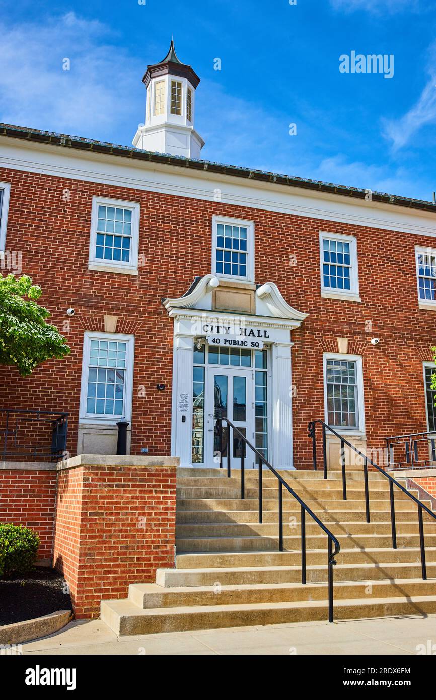 City Hall in Mount Vernon Ohio brick building with steps leading to